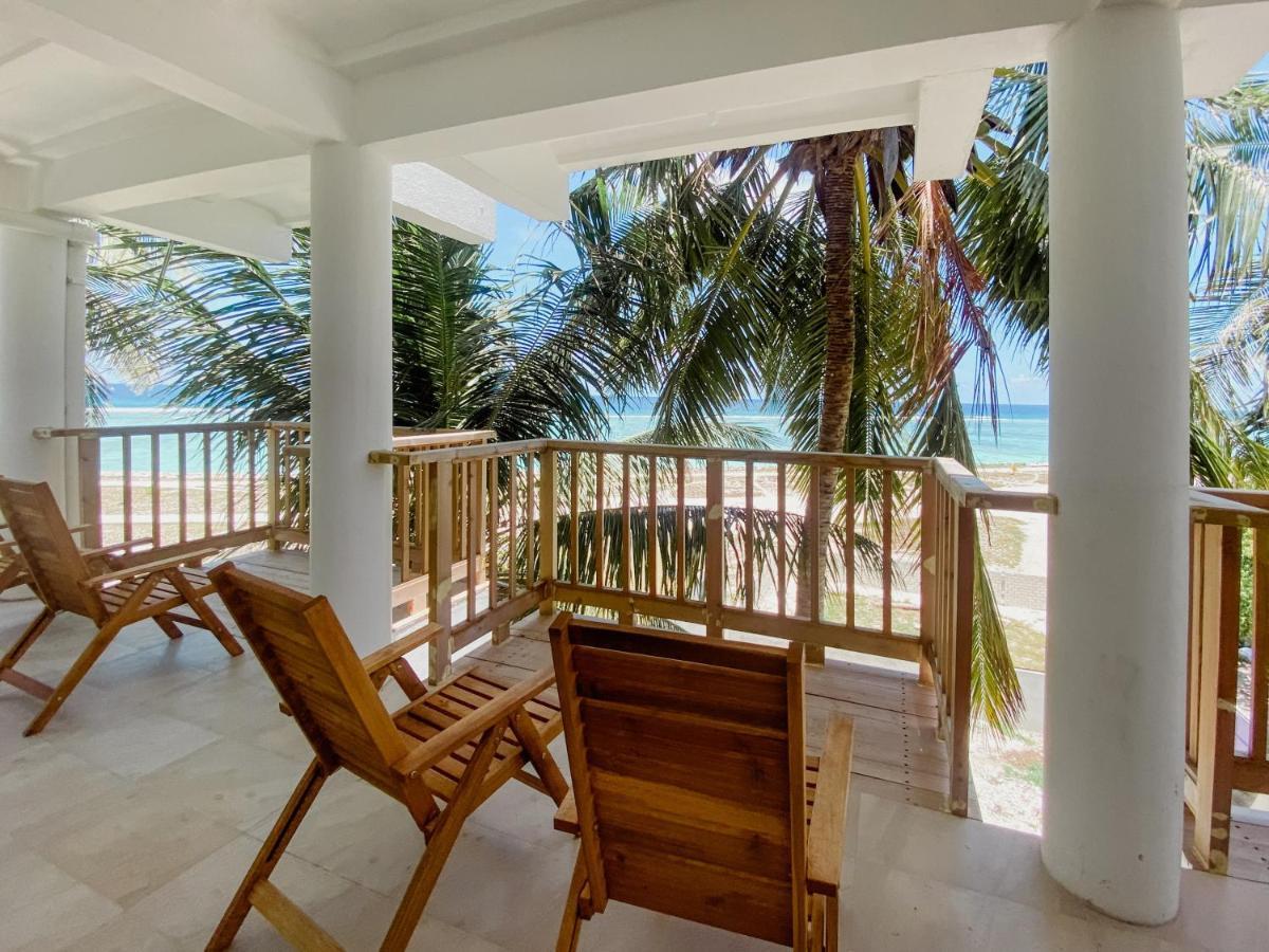 Coral Inn Thulusdhoo Exterior photo