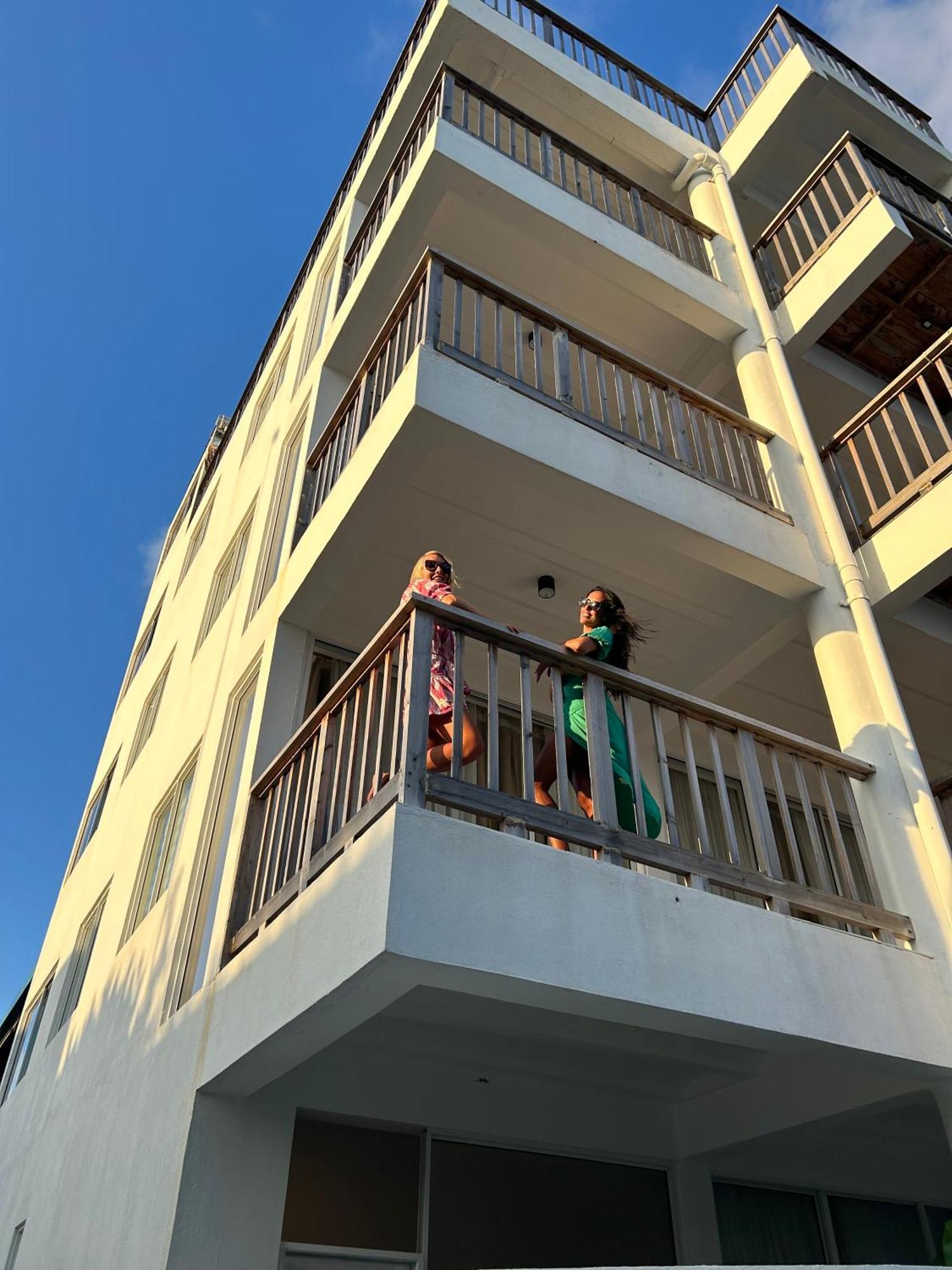 Coral Inn Thulusdhoo Exterior photo